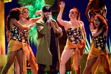Farruko cruza fronteras con su música 2 Farrukoweb-750X500
