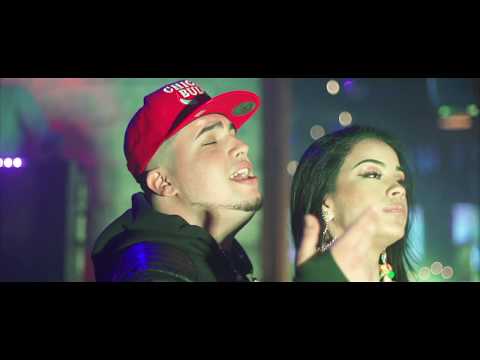 0 17 - LaOyLaZ – Mujer (Official Video)