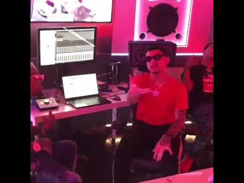 Bryant Myers Ft. Hozwal – Amor De 3 (Preview) 4 0 72