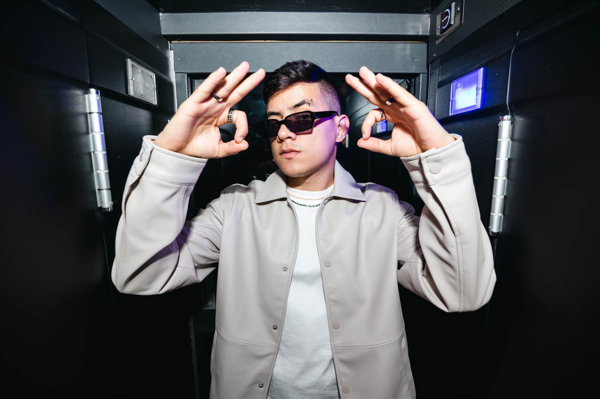CRISAINT: El artista que quiere traer el “METAVERSO” al género urbano. 1 331050694 915036943256646 7530330470063234194 N